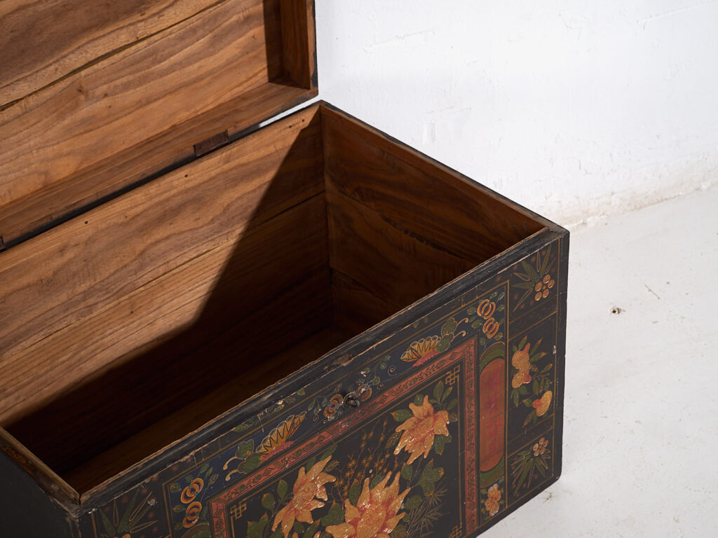 Original Illustrated Chinese Opera Trunk (China, c.1900) #11