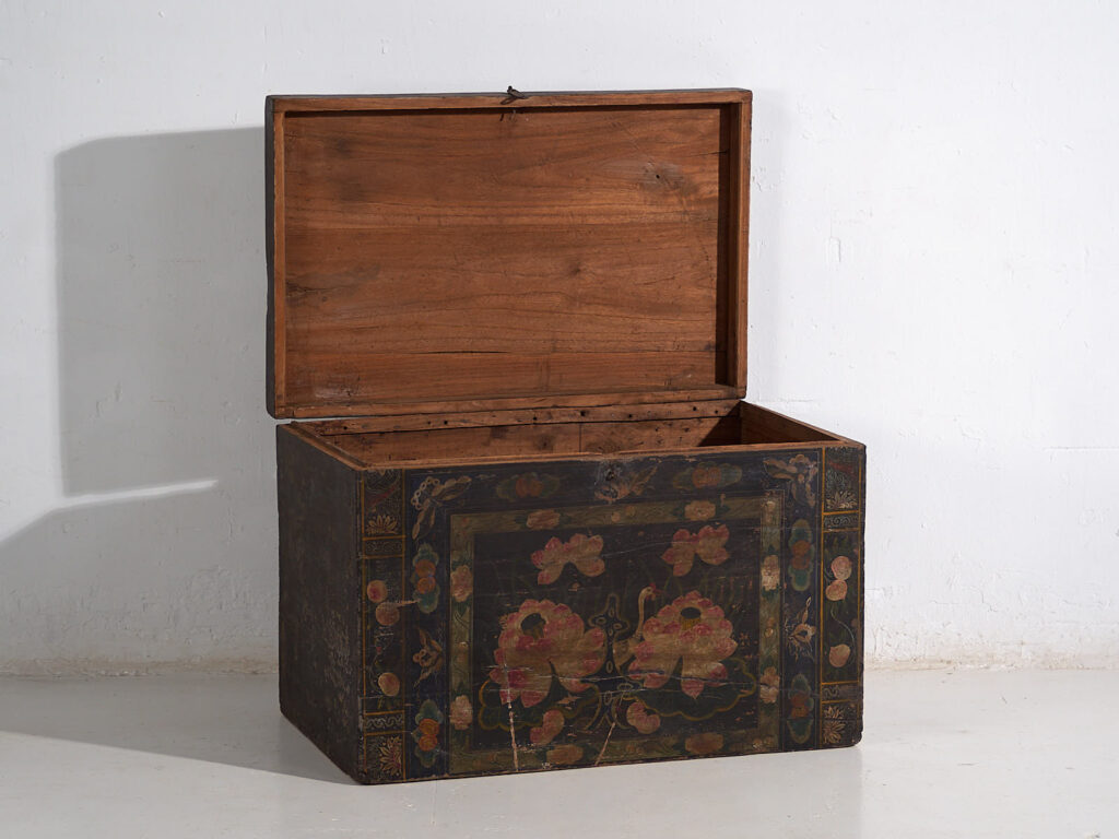 Antique opera chest with lotus flowers (China, c.1900) #12