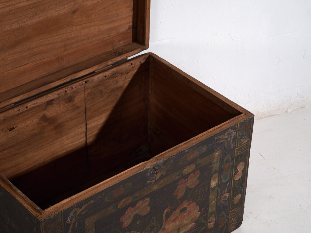 Antique opera chest with lotus flowers (China, c.1900) #12