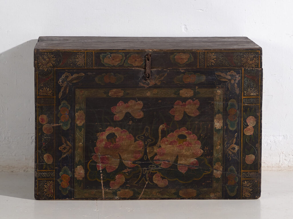 Antique opera chest with lotus flowers (China, c.1900) #12