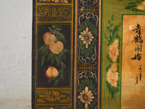 Baúl de ópera antiguo con ilustraciones de urracas (China, c.1900) #25