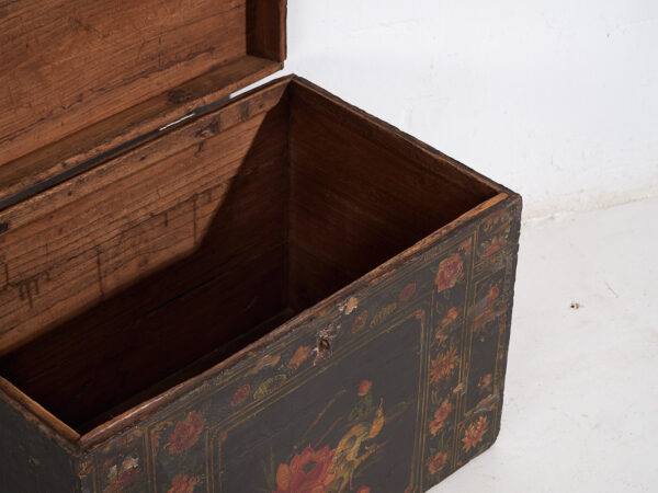 Baúl de ópera tradicional chino con la flor de lotus ilustrada (China, c.1900) #28