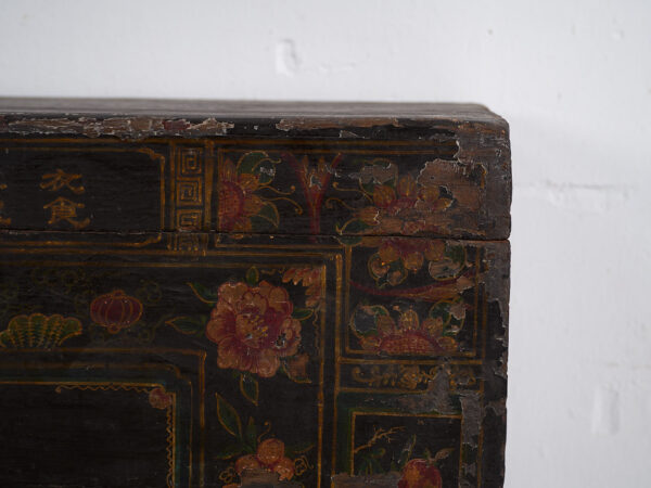 Baúl de ópera tradicional chino con la flor de lotus ilustrada (China, c.1900) #28