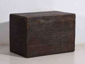 Baúl de ópera tradicional chino con la flor de lotus ilustrada (China, c.1900) #28