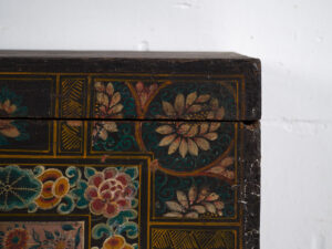 Baúl antiguo con un par de urracas ilustradas (China, c.1900) #29