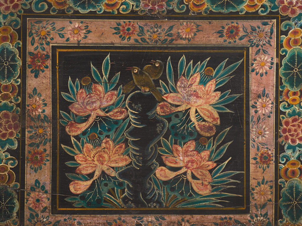 Baúl antiguo con un par de urracas ilustradas (China, c.1900) #29