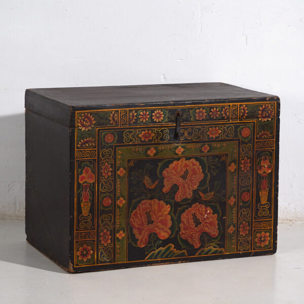 Baúl de madera antiguo con ilustraciones de peonías (China, c.1900) #5