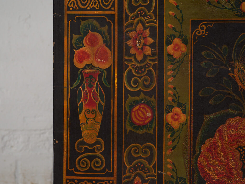 Baúl de madera antiguo con ilustraciones de peonías (China, c.1900) #5