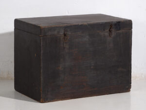 Baúl de madera antiguo con ilustraciones de peonías (China, c.1900) #5