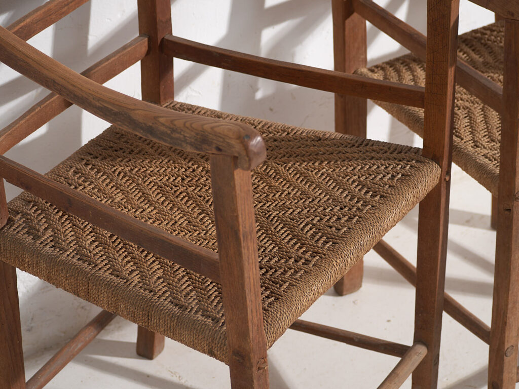 Butacas antiguas de madera de roble (c.1900). Conjunto de 2 piezas