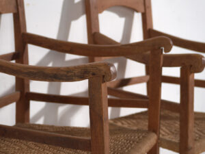 Butacas antiguas de madera de roble (c.1900). Conjunto de 2 piezas