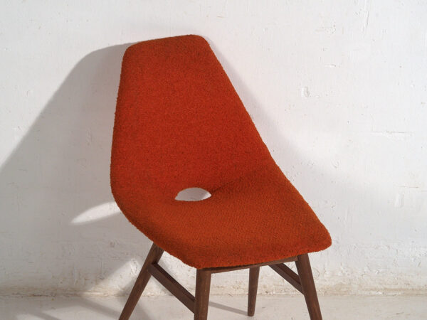 Silla de estilo vintage color naranja (c.1960)