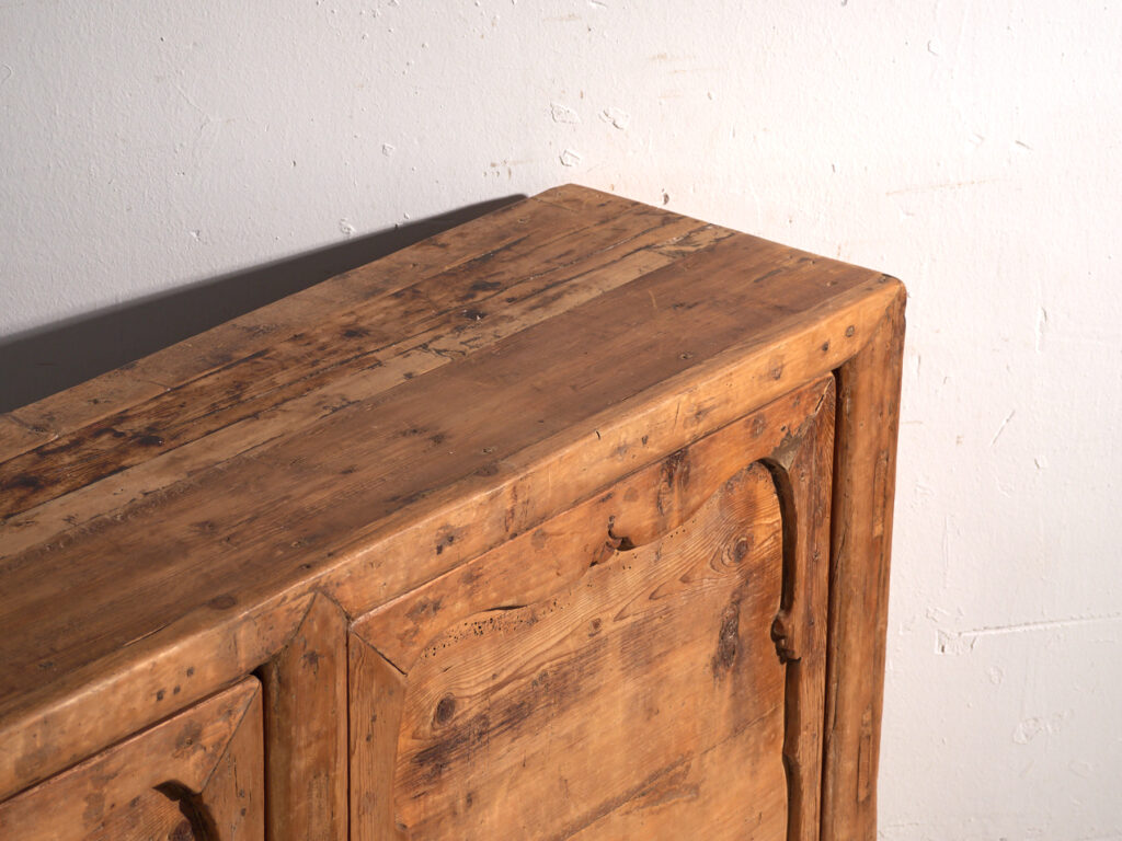 Aparador antiguo alto de madera de pino (c.1920)
