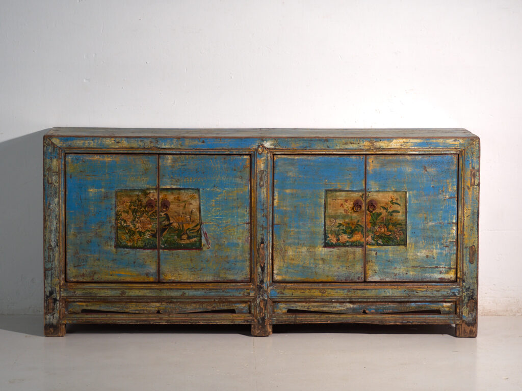 Aparador de entrada antiguo de madera de tonos azules y amarillos (c.1920)