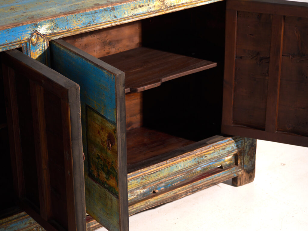 Aparador de entrada antiguo de madera de tonos azules y amarillos (c.1920)