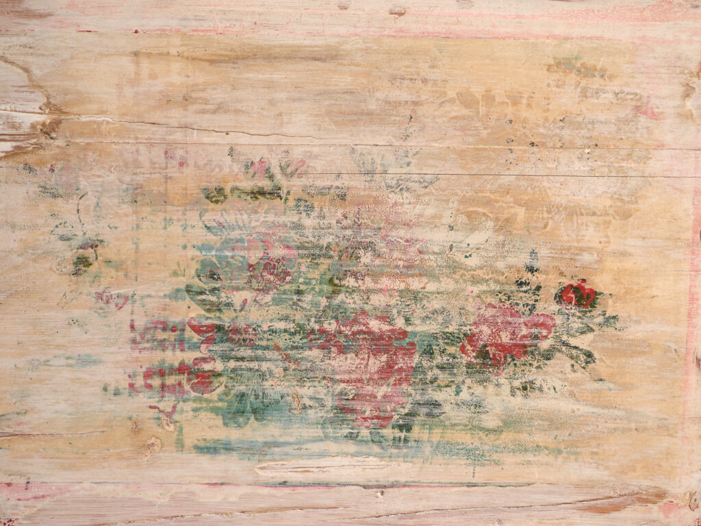 Aparador de madera antiguo de color blanco (c.1870)