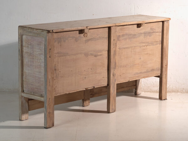 Aparador de madera antiguo de color blanco (c.1870)