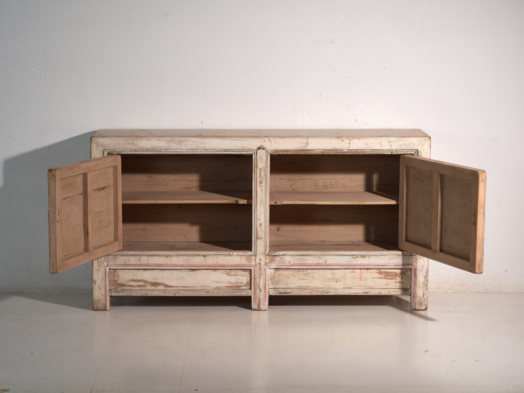 Aparador de madera antiguo de color blanco (c.1870)