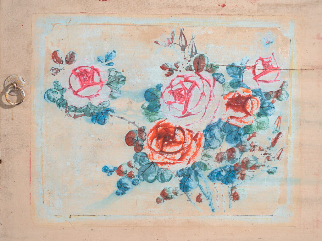 Aparador blanco antiguo con ilustraciones originales (c.1900) #7