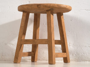 Mesa redonda auxiliar de madera antigua maciza
