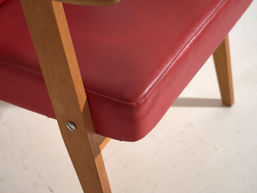 Sillones de estilo vintage color rojo (c.1960). Conjunto de 2 piezas