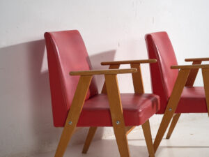 Sillones de estilo vintage color rojo (c.1960). Conjunto de 2 piezas
