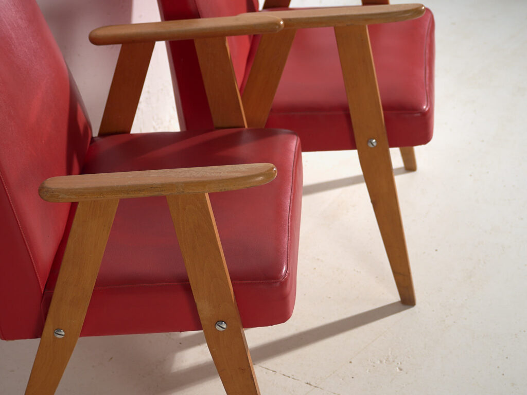 Sillones de estilo vintage color rojo (c.1960). Conjunto de 2 piezas