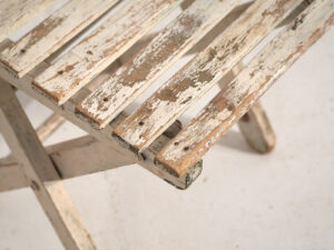 Silla pequeña infantil vintage de color blanco (Francia, c.1950)