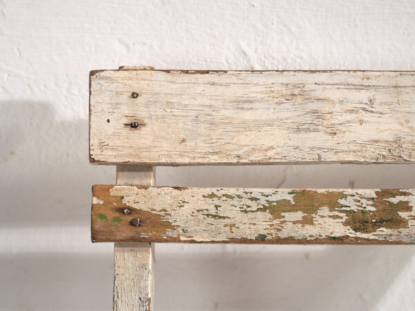 Silla pequeña infantil vintage de color blanco (Francia, c.1950)