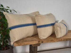 Cojín de lino antiguo de rayas azules