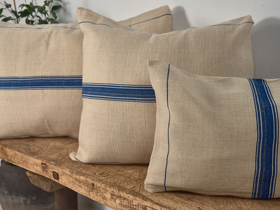 Cojín de lino antiguo de rayas azules