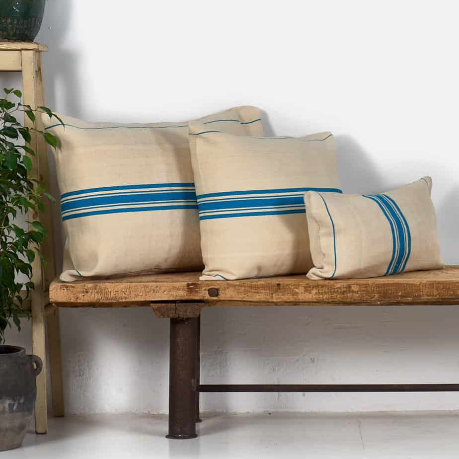 Cojín de lino antiguo de rayas azul turquesa