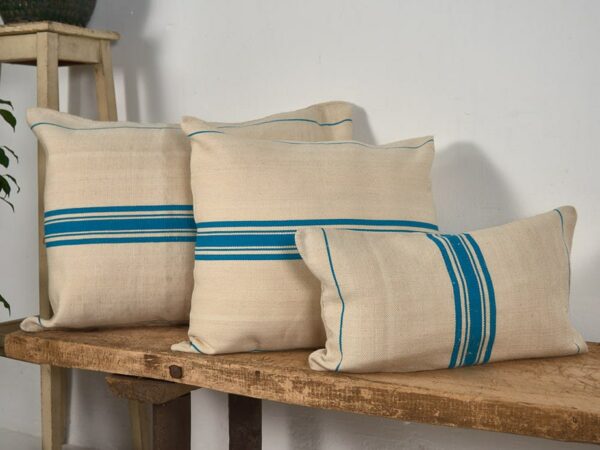 Cojín de lino antiguo de rayas azul turquesa