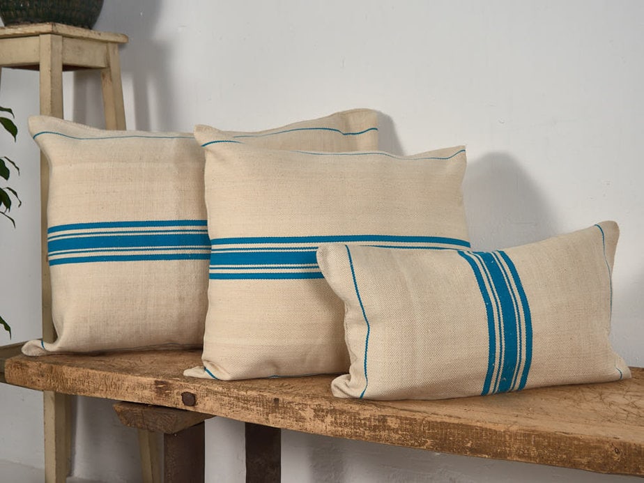 Cojín de lino antiguo de rayas azul turquesa