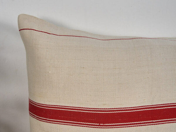 Cojín de lino antiguo de rayas rojas