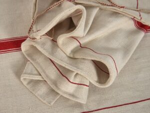 Cojín de lino antiguo de rayas rojas