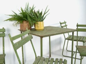 Conjunto de mesa y sillas de jardín antiguas (c.1900). Conjunto de 5 piezas