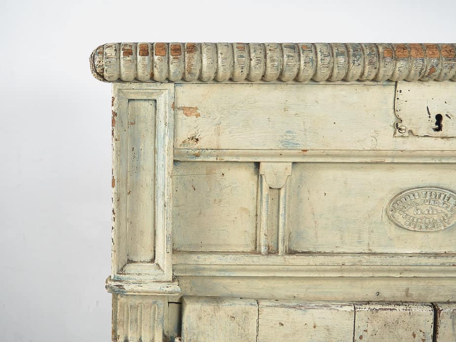 Réfrigérateur ancien en bois massif (Budapest, vers 1900)