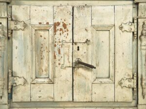 Réfrigérateur ancien en bois massif (Budapest, vers 1900)