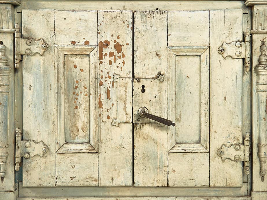 Réfrigérateur ancien en bois massif (Budapest, vers 1900)