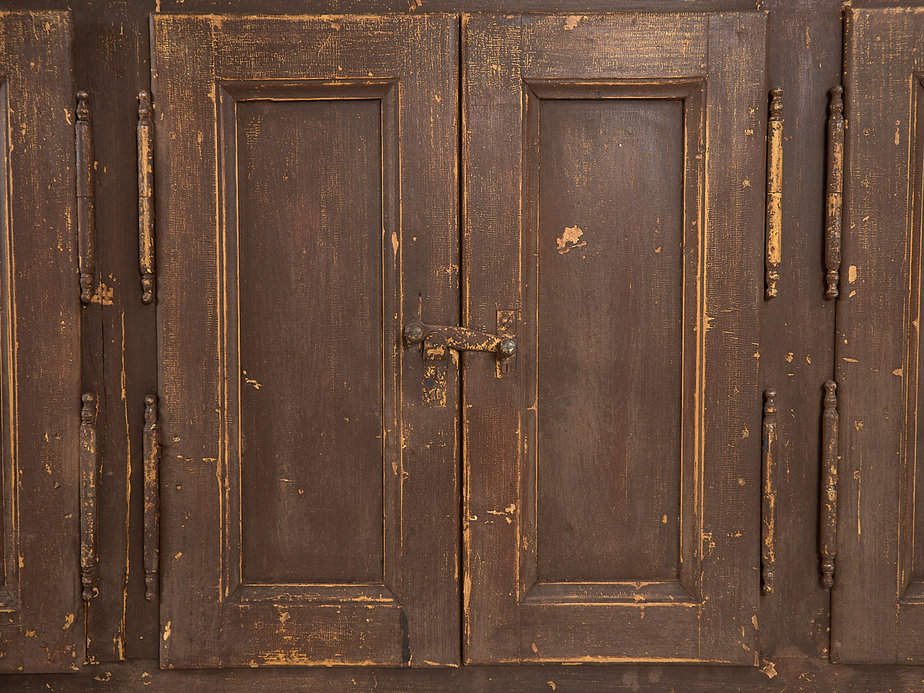 Antique kitchen island with doors on both sides (c.1850)