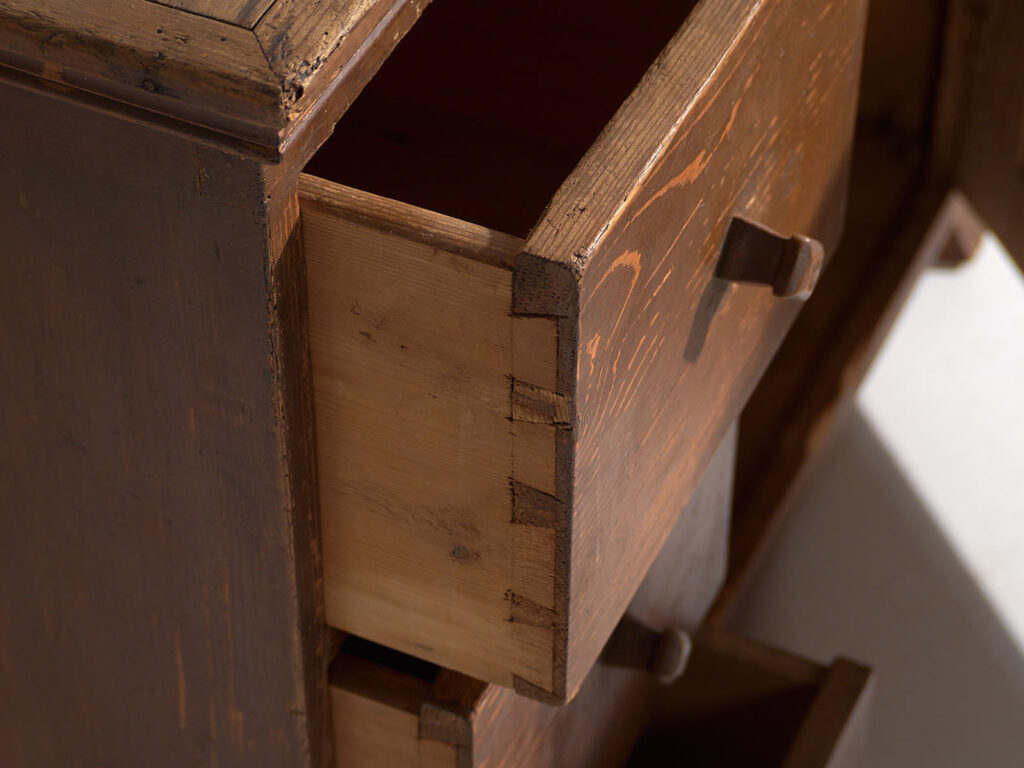 Cómoda grande antigua (c.1920)