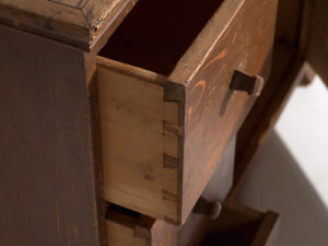 Cómoda grande antigua (c.1920)