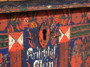 Antique solid wood trunk (c.1913)