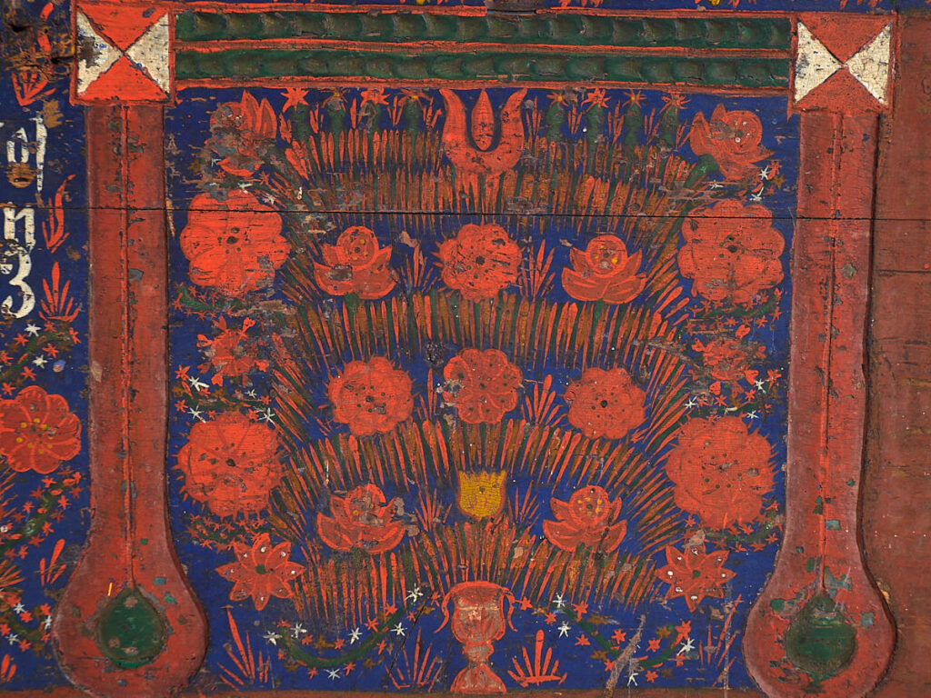 Antique solid wood trunk (c.1913)