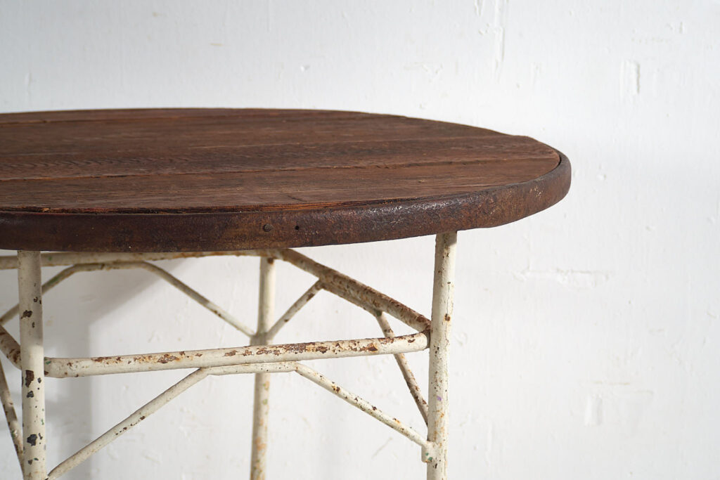 Mesa redonda antigua exterior de metal (Francia, c.1900)