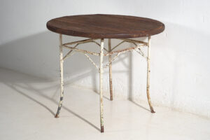 Mesa redonda antigua exterior de metal (Francia, c.1900)