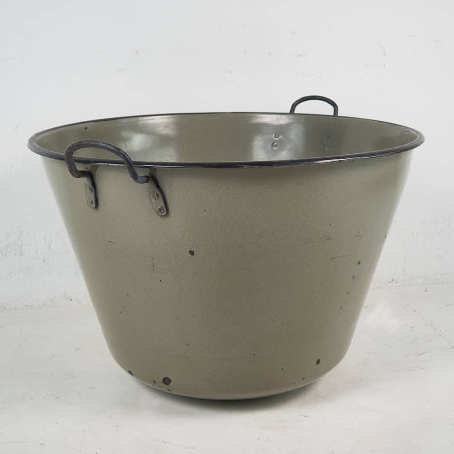 Antiguo caldero metálico (c.1950) #4