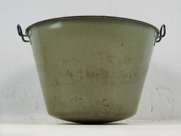 Caldero de hierro antiguo de color verde (c.1950)