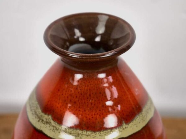 Small vintage style vase (c.1960)